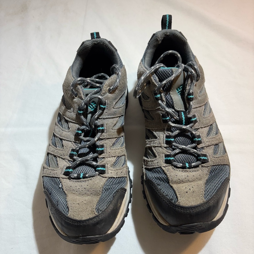 Columbia Women’s Gray Suede & Mesh Hiking Sneakers with Teal Accents Sz 9